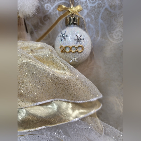 2000 Celebration Special Edition Barbie NEW Millennium - Picture 4 of 7